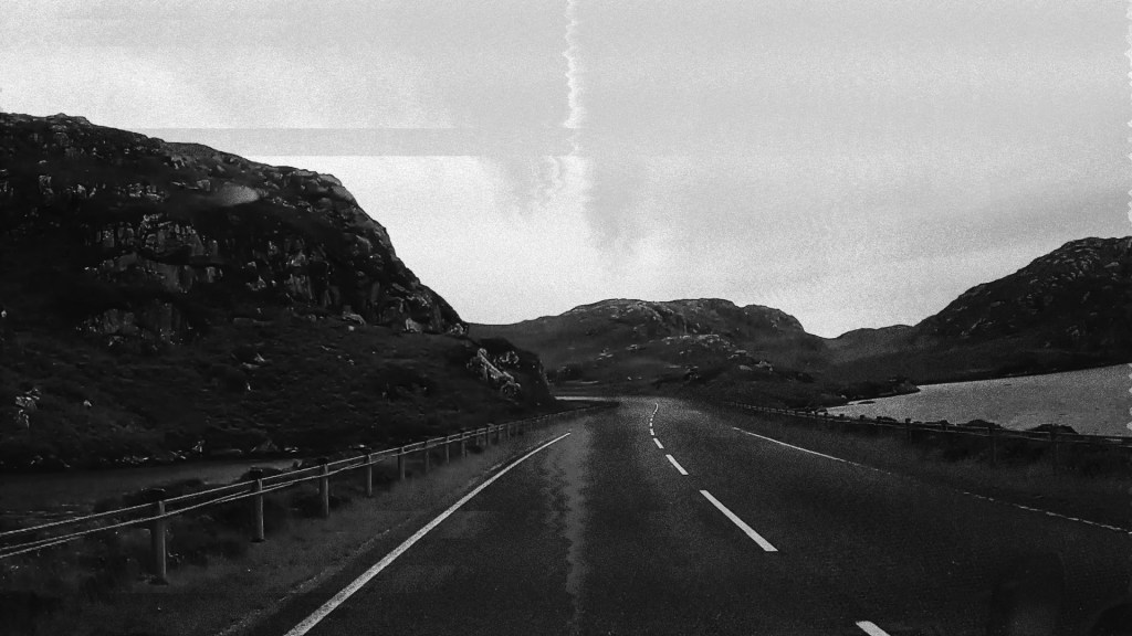 Distance: album YouTube&nbsp;premiere